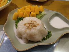-玖月时尚泰式餐厅