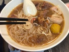 牛腩鱼皮饺米粉-新记美食(关闸店)