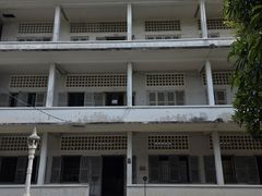 -吐斯廉屠杀博物馆