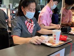 -麦当劳(展览路店)