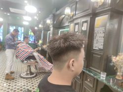 -海文先生国潮烫染男士理发馆