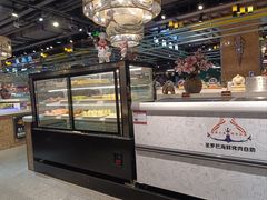 面包甜点陈列柜-圣罗巴海鲜烤肉自助(赤峰店)
