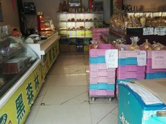 -黑森林饼皇(石龙路总店)