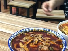 蘑菇-老字号杨坡红油米线腊汁肉夹馍(东四道巷店)