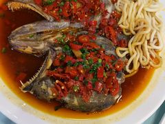 剁椒鸦片鱼头-小老板海鲜酒家(董家渡店)