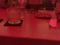 -饮湖威士忌鸡尾酒吧