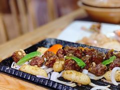 铁板松子牛肉粒-蜜桃餐厅·伴山(绿宝广场店)