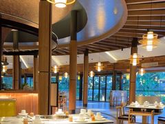 -茅草房·河畔园林火锅