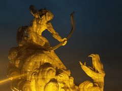 -巴陵广场