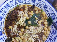 -渝之汇牛肉豌杂面