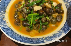 Stir-fried Snails with Leeks
