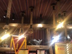 -老牌坊云南鱼豆花火锅(爱建店)