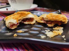 云南现烤鲜花饼-香巴拉云南餐厅(华莱坞店)