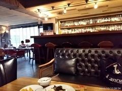 -高雄佳适旅舍-六合馆
