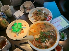 -大头虾越式风味餐厅(光明广场店)