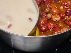 猪肚鸡菌菇太极锅-捞王锅物料理(金城路店)