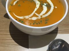 南瓜汤-HELLO 27 意面·沙拉·帕尼尼