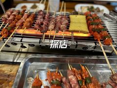 -哈尔滨小酒馆·鲜肉现穿自助烧烤(康新花园店)