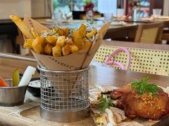 -Mark&Mars Restaurant
