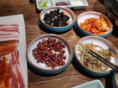 -明洞阿姨·韩式酱蟹烤肉·创意料理(三元桥店)