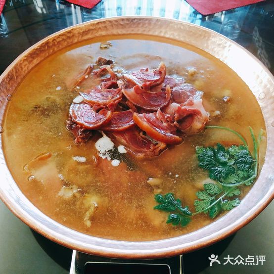 山老腿火锅店