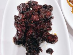 越式牛仔粒-新吉士·上海菜(浦东LCM置汇旭辉店)