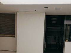 -卡罗酒店(东门晒布地铁站店)