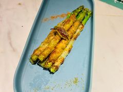 香煎芦笋楠肉卷-蜜桃花开·中西融合菜E&W(南长街店)