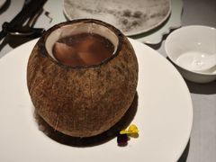 椰子八宝鸡汤-闻见中国海南菜(K11店)