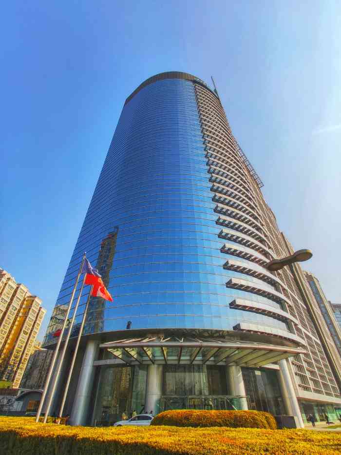 南银大厦-"来一汽金融办事!结果车开进去了后门口一个.