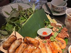 越式手卷拼盘-大头虾越式风味餐厅(光明广场店)