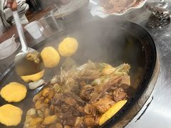 -粘豆包柴火铁锅炖