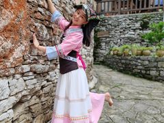 -高荡千年布依古寨旅游景区