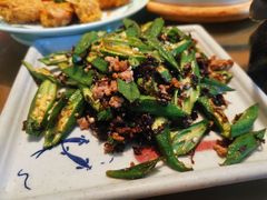 梅干菜肉炒秋葵-新白鹿餐厅(城西银泰城店)
