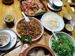 -老滇山寨•云南特色菜•地方菜•民族风情歌舞表演(金碧店)