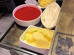 -宽板凳老灶火锅(台湾街店)