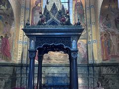 -滴血救世主教堂