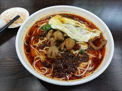 特色肥肠面-耙豌豆重庆小面