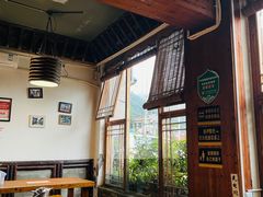 靠窗位-呱呱叫民俗风味主题餐厅(沣峪口店)