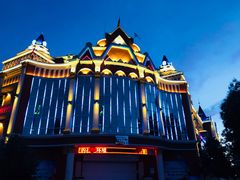 -布尔津河堤夜市