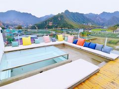 -百里峡七彩艺术小镇