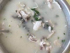 -雪湖煜辰鱼头老店(雪野湖店)