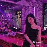 百脑汇新开业的餐吧也太🉑️了吧！美女驻唱还有68抵100！