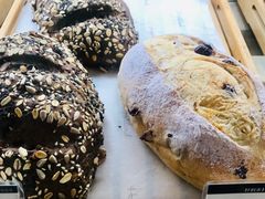 紫麦蔓越莓软欧包-甜星Star面包生日蛋糕(北坦店)