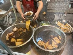 -松树干拌面店
