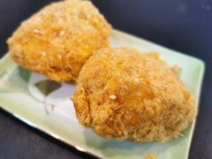 蟹黄肉松小贝-鲍师傅糕点(江苏路店)