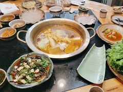 -顶顶汤火牛排火锅·经典铜锅涮肉