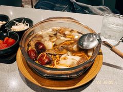 武定母鸡炖野生菌-半山腰·云南菜(侨福芳草地店)