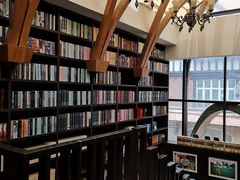 -钟书阁(松江泰晤士小镇店)