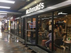 门面-麦当劳(世界城广场店)